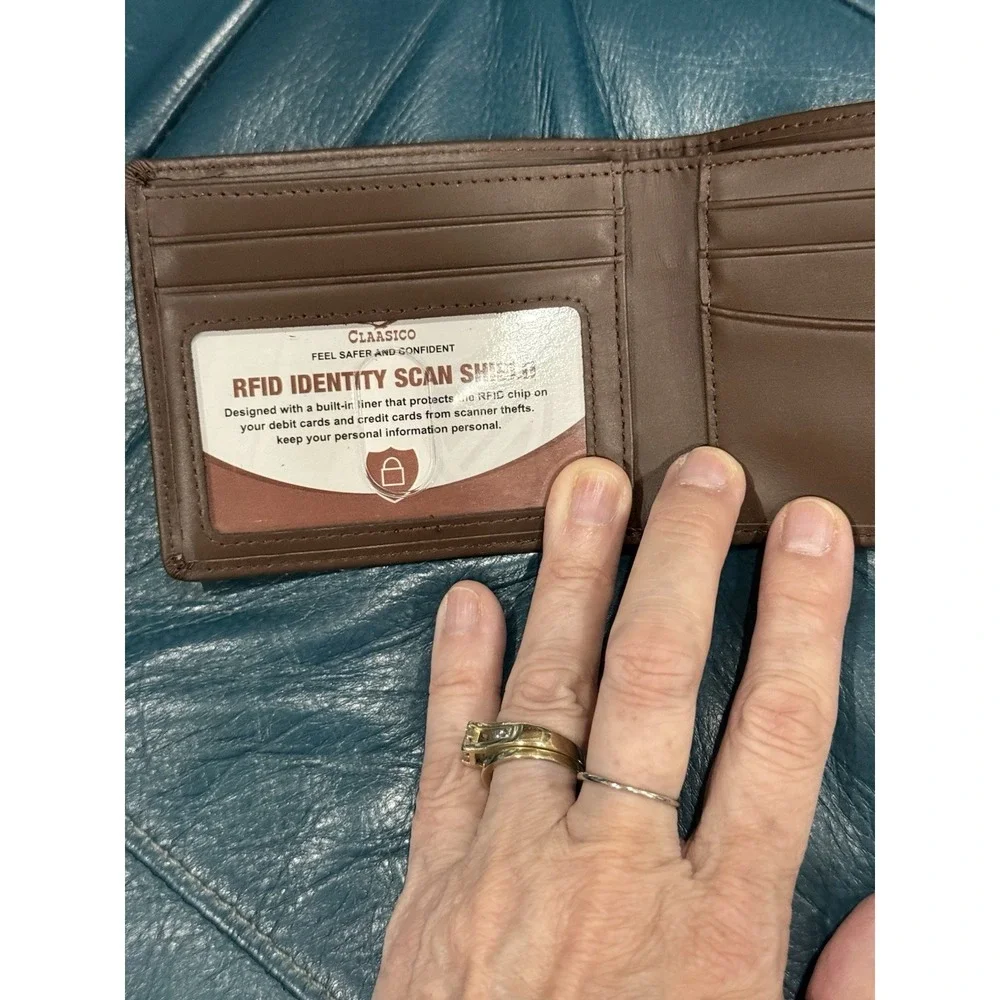 Clasico Brown RFID Blocking Bifold Men's Wallet with Logo Accents